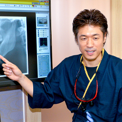日本口腔外科学会認定医による、インプラント治療