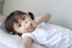 子どもの歯並びが悪くなる指しゃぶり