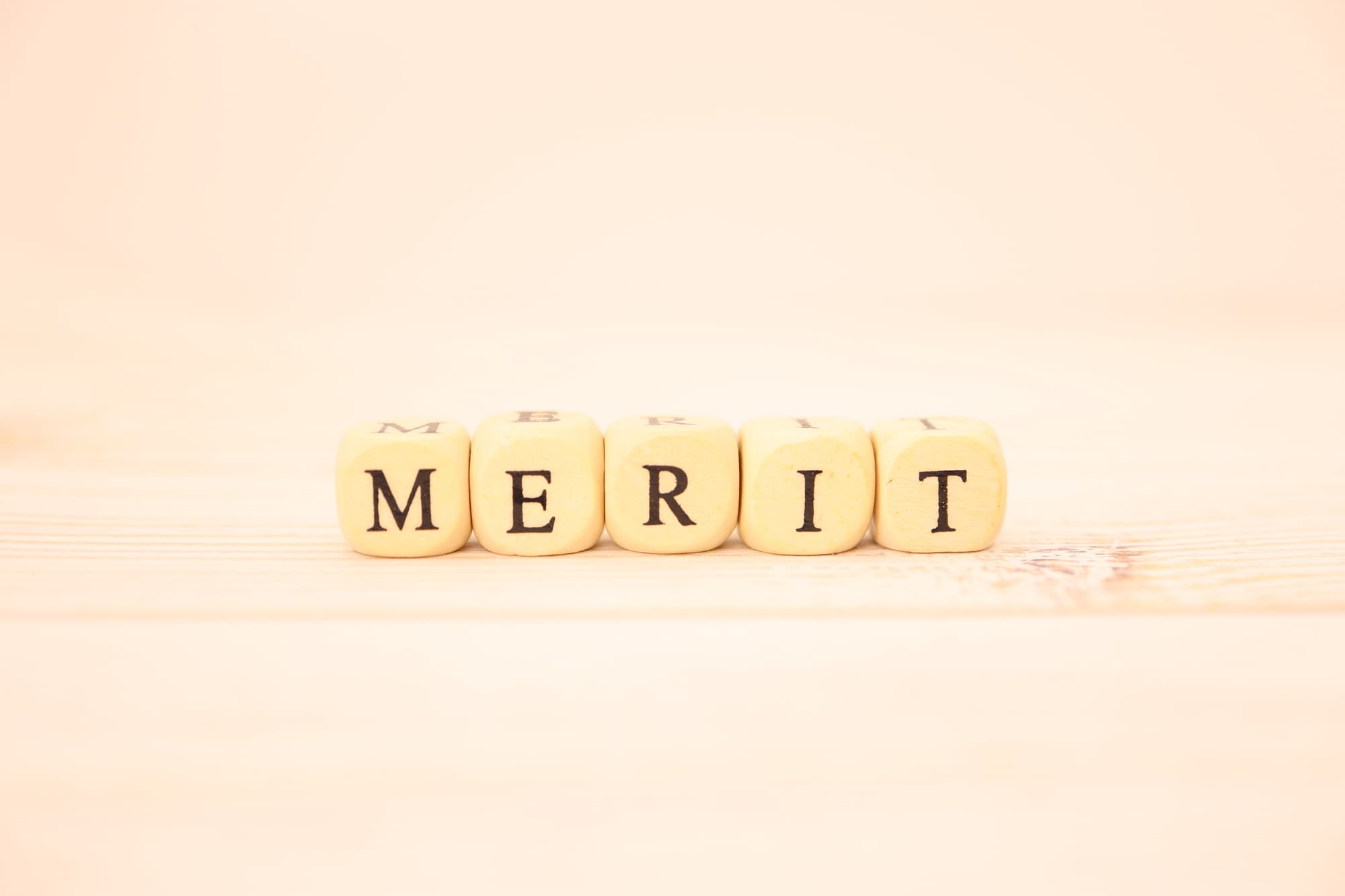 セラミックの歯を選択するメリットのイメージ