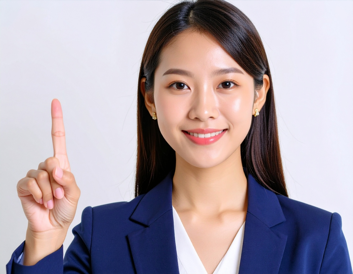 マウスピース矯正をスムーズに進めるためのアドバイスを提示している女性